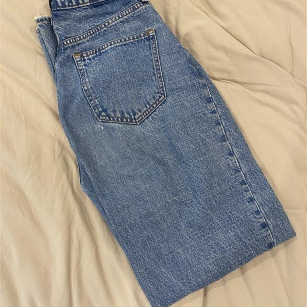 Abercrombie Curve Love High Rise Loose Jean [small hole!]